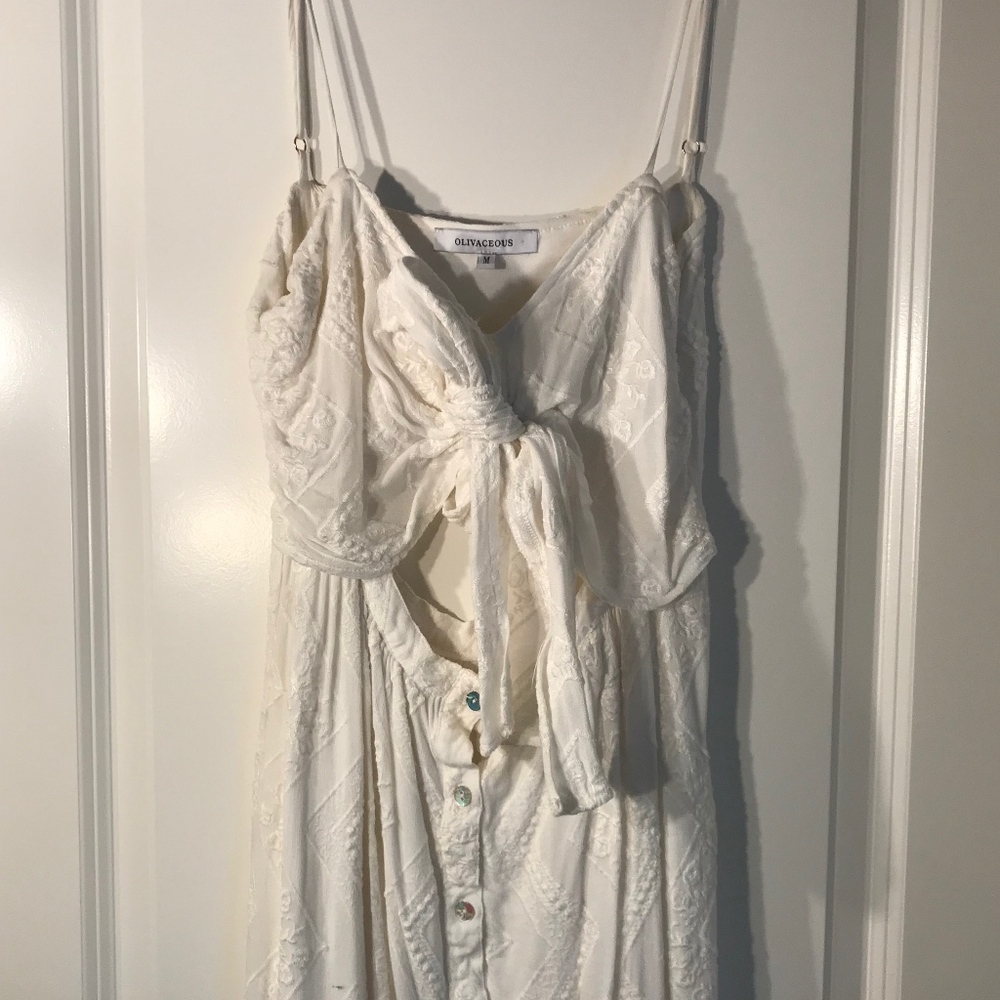Olivaceous Midi Dress w midsection cutout | Size 8